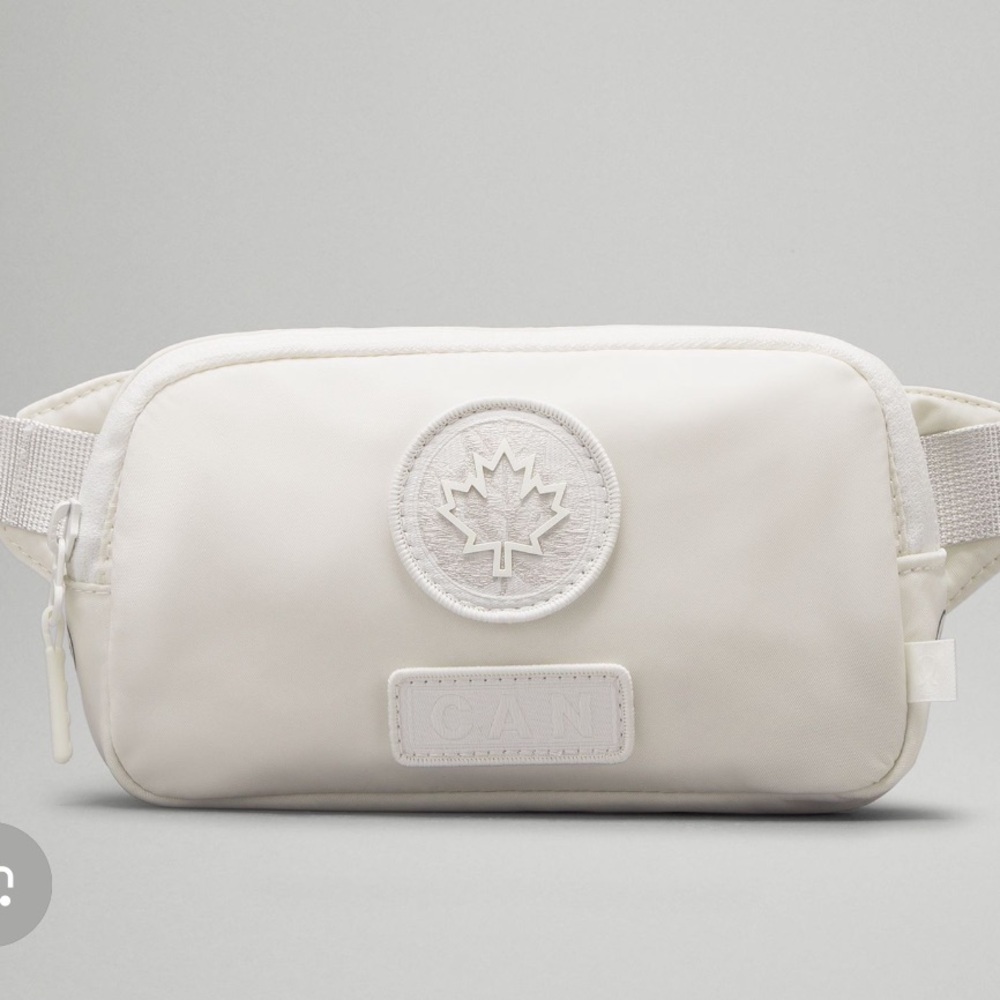 Lululemon Athletica belt bag